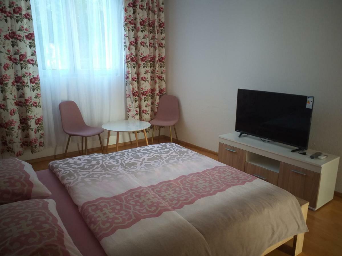 Apartment And Room Panorama Мостар Экстерьер фото