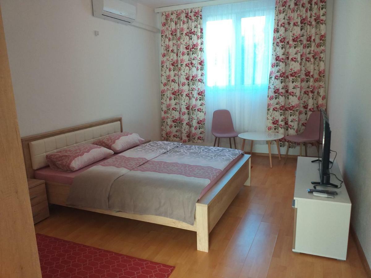 Apartment And Room Panorama Мостар Экстерьер фото